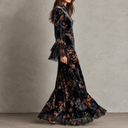 Victoria | Vestido Largo de Terciopelo Floral con Puños de Encaje
