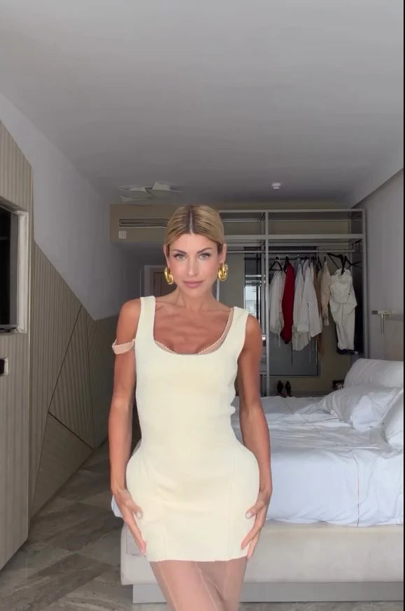 Martina | Vestido Lencero de Encaje con Sobrevestido de Tul