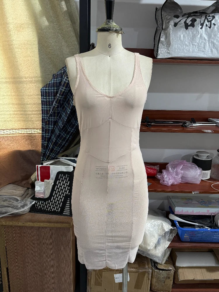 Martina | Vestido Lencero de Encaje con Sobrevestido de Tul